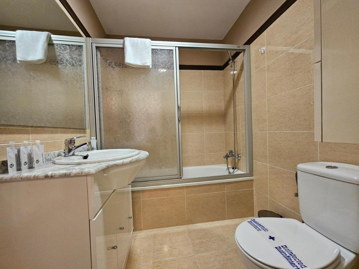13B01 Apartamento Con Terraza Y Garaje Рібадеселья Екстер'єр фото